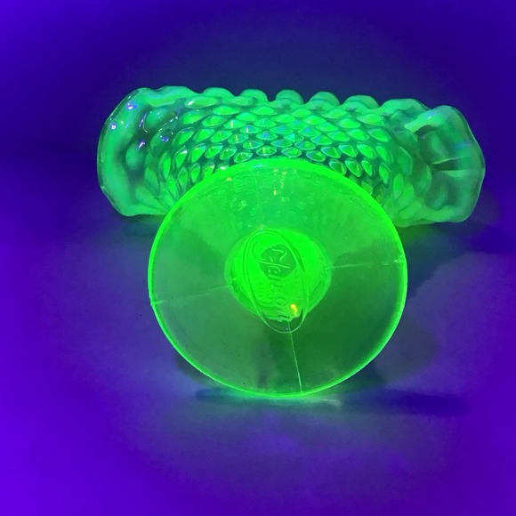 Vintage Fenton Yellow Topaz Opalescent Hobnail Mini Fan Vase Vaseline Uranium - Picture 3 of 9